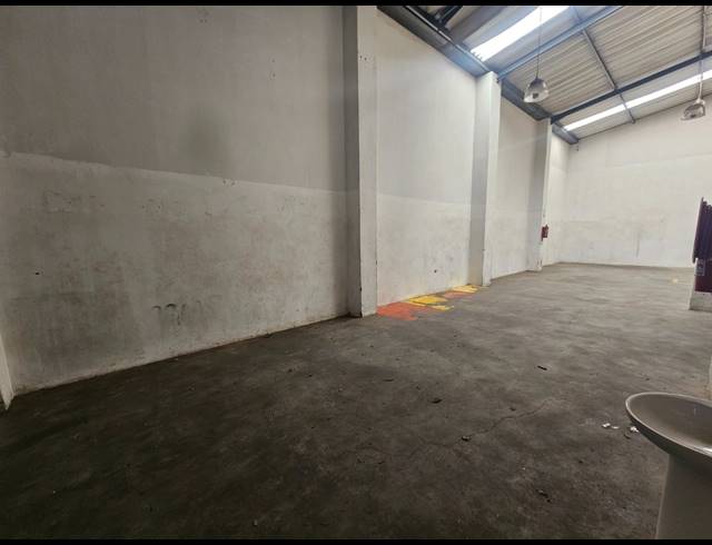 340M² WAREHOUSE FOR SALE IN ANDERBOLT